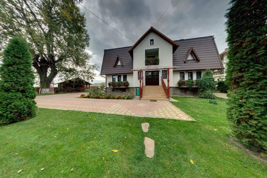 Pensiunea Cabana Soimul Comanesti  Exterior foto