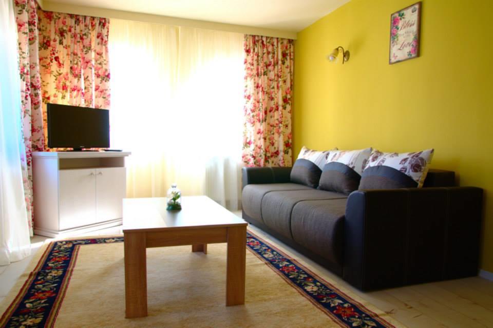 Pensiunea Cabana Soimul Comanesti  Exterior foto